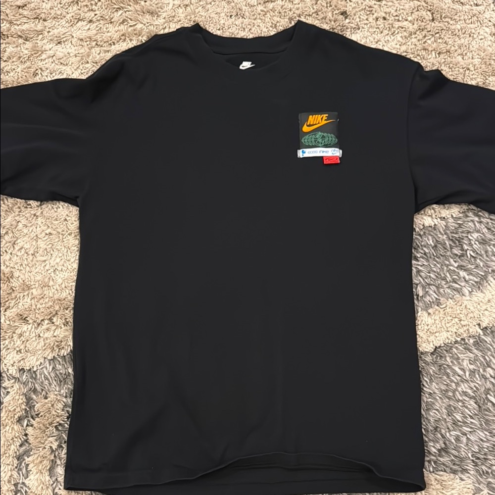 Nike Men's Black T-Shirt Small